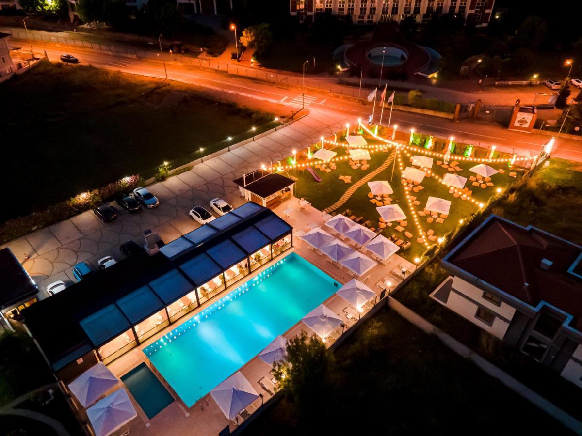 Ucar Royal Hotel Ve Konferans Salonu Sile Exterior photo